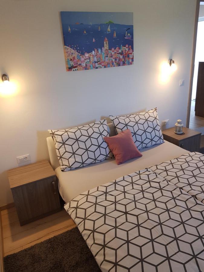 פאזין Guest House Flora מראה חיצוני תמונה