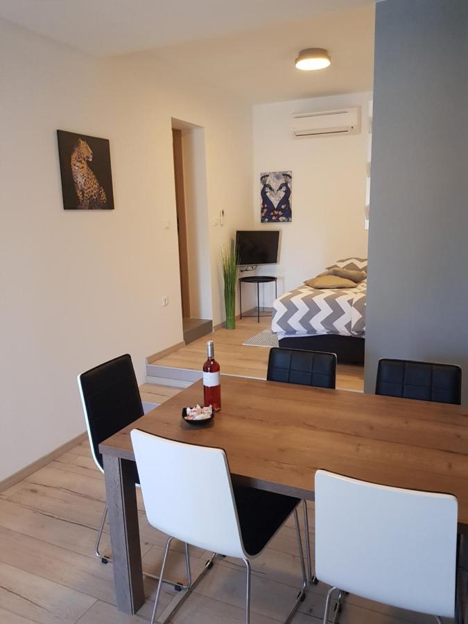 פאזין Guest House Flora מראה חיצוני תמונה