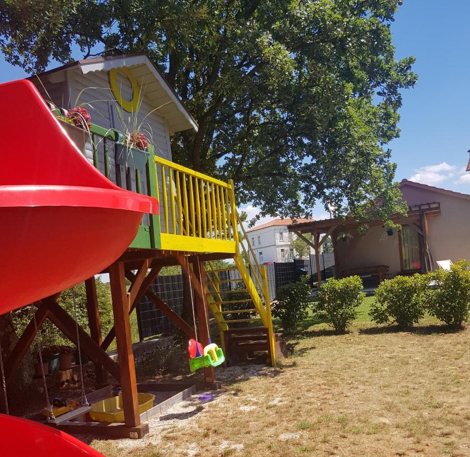 פאזין Guest House Flora מראה חיצוני תמונה