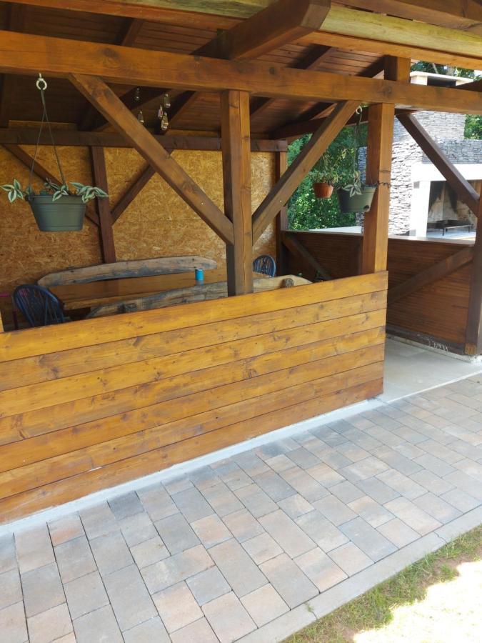 פאזין Guest House Flora מראה חיצוני תמונה