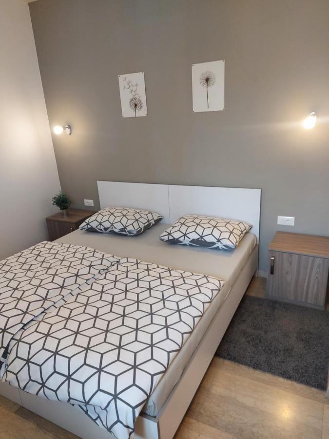 פאזין Guest House Flora מראה חיצוני תמונה
