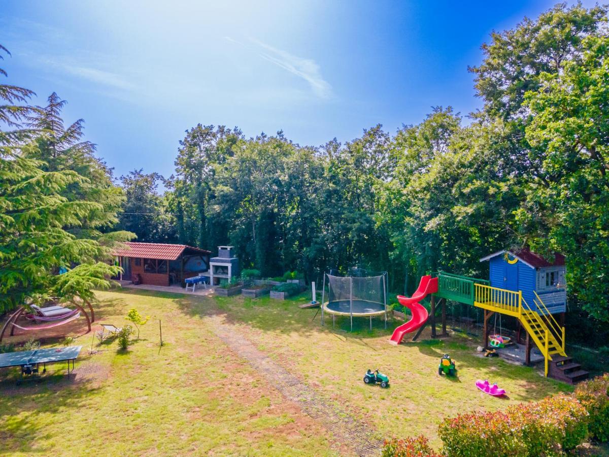 פאזין Guest House Flora מראה חיצוני תמונה