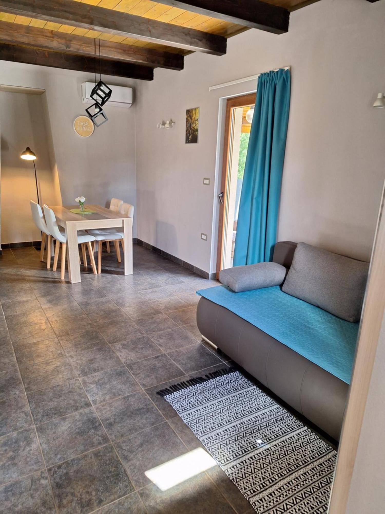 פאזין Guest House Flora חדר תמונה