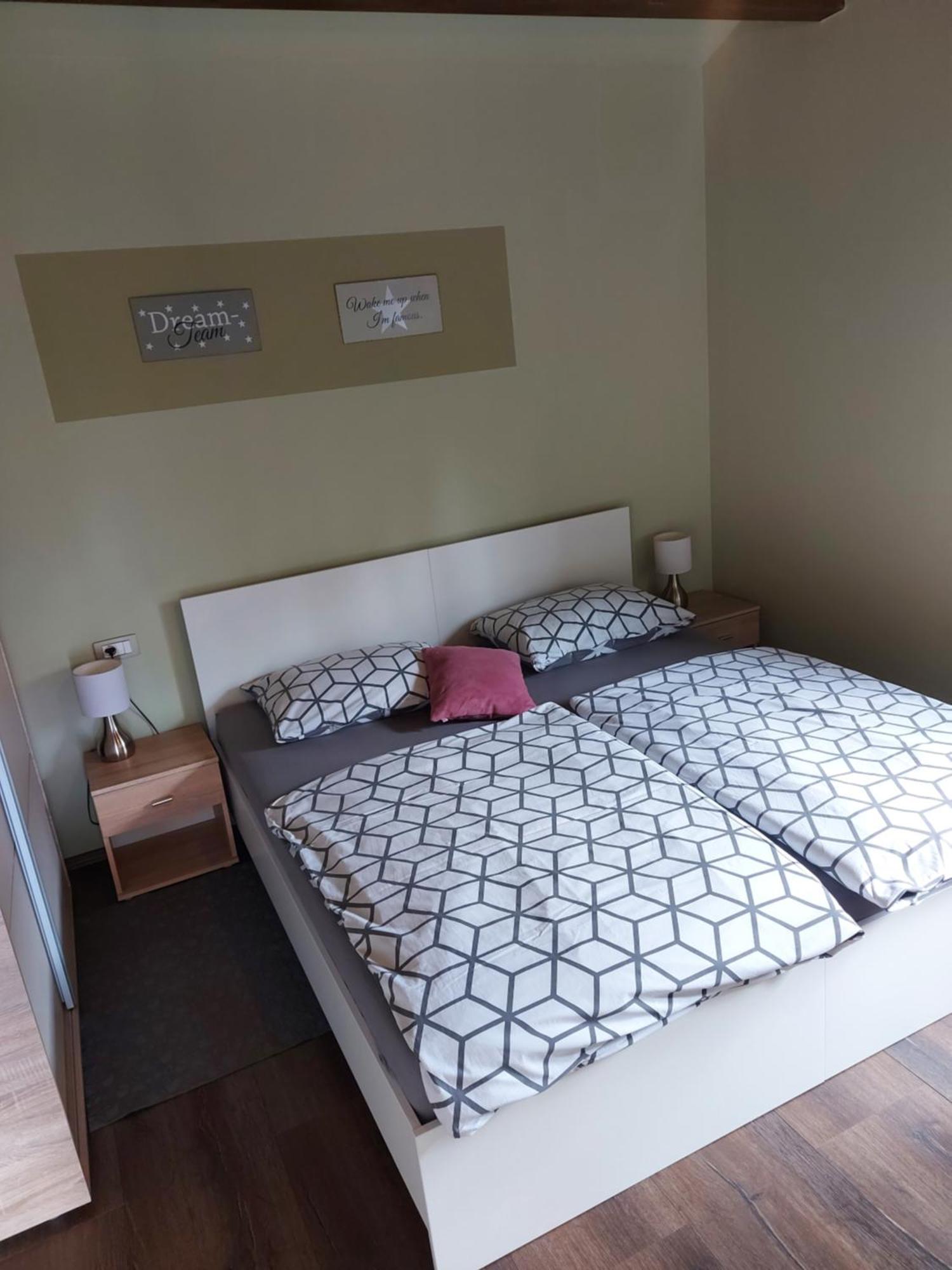 פאזין Guest House Flora חדר תמונה