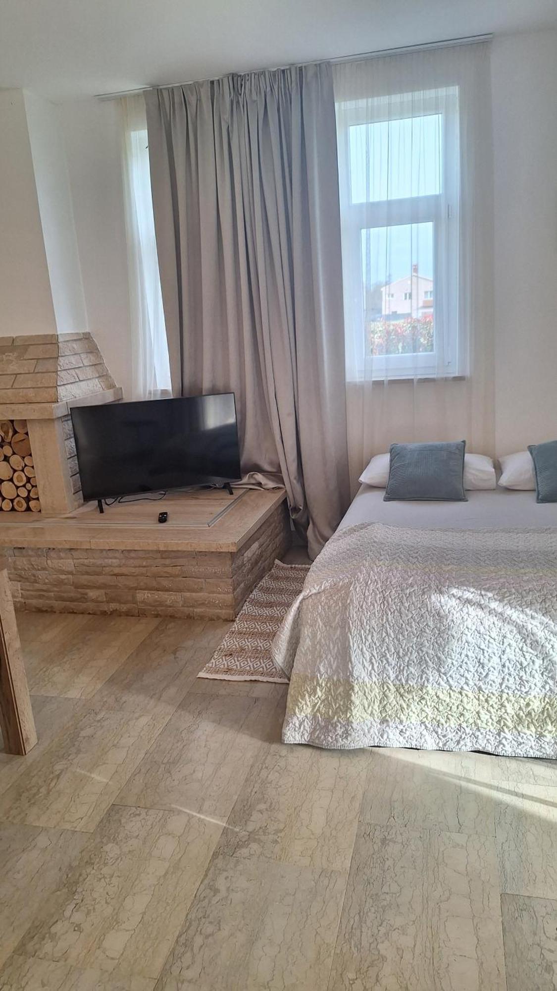 פאזין Guest House Flora חדר תמונה