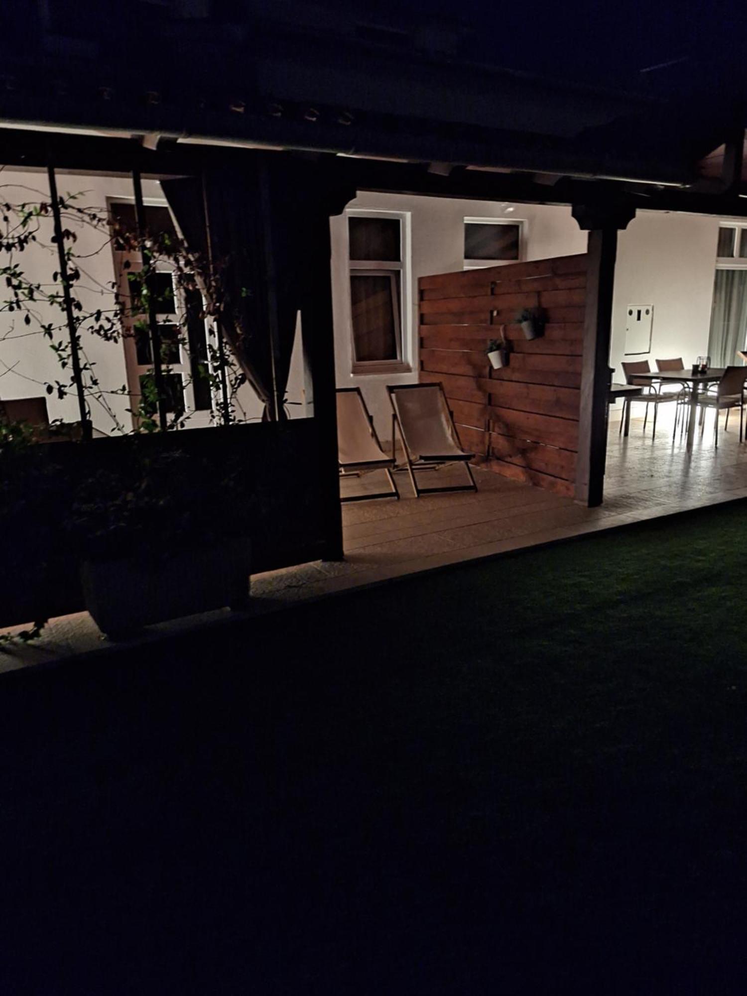 פאזין Guest House Flora מראה חיצוני תמונה
